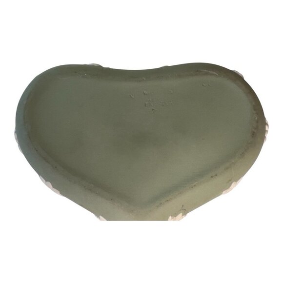 Vintage Wedgwood Jasperware Sage Green Trinket Box Heart Shape 5 inch England - Picture 7 of 13